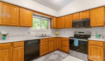 2 Oak Grove Rd, Arden, NC 28704