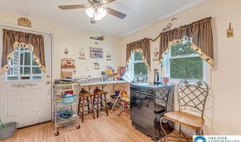 9338 Sherwood Dr, Kunkletown, PA 18058