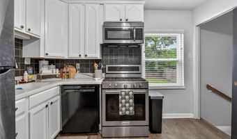 9541 Dulles Ct, Affton, MO 63123