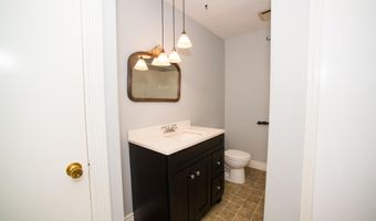 631 W 8th St, Bicknell, IN 47512