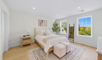 27 Soar Way, Newport, RI 02840