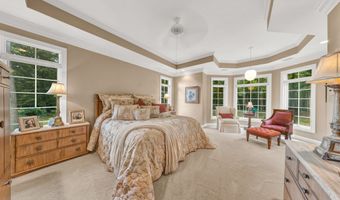 924 Woodcrest Way, Anderson, IN 46012