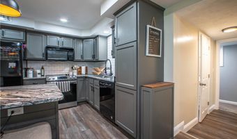 2730 Chelsea Dr, Akron, OH 44312