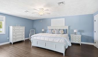 4 Cross Rd, Bourne, MA 02532