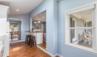 15 Shore Dr, Barrington, RI 02806