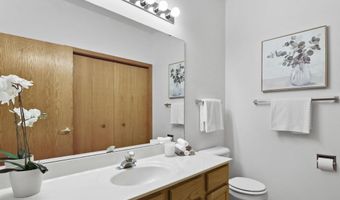 17 Springfield Ct, Madison, WI 53719