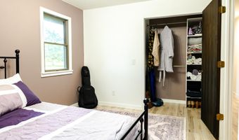 303 N Hudson Ave, Aurora, MO 65605