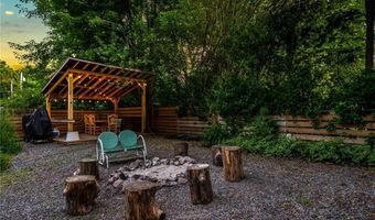 258 E State St, Albion, NY 14411