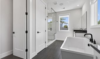 881 N MANCHESTER St, Arlington, VA 22205