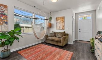 20713 SE Iron Horse Ln, Bend, OR 97702