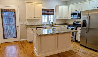 15 Old Oak Dr 15, Brookfield, CT 06804