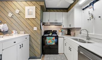 147 Bayview Blvd, Atlantic Beach, NC 28512
