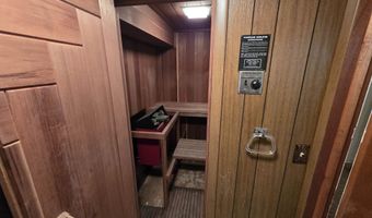 6114 Edinburg St, Bel Aire, KS 67220