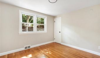 81 Redwood Dr, Cranston, RI 02920