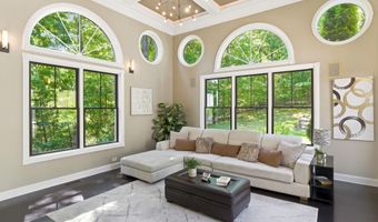 15 Chardonnay Ter, Bedford, NH 03110