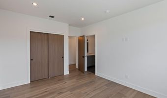 3118 NW Crossing Dr, Bend, OR 97703