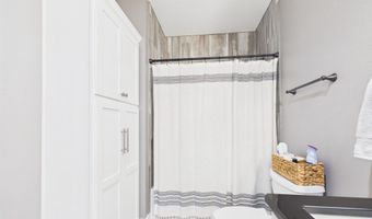 214 E Wapello St, Agency, IA 52530