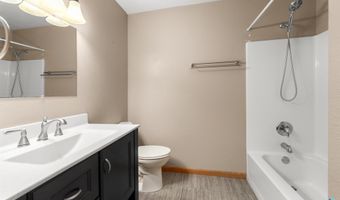 209 W Ironwood St, Brandon, SD 57005