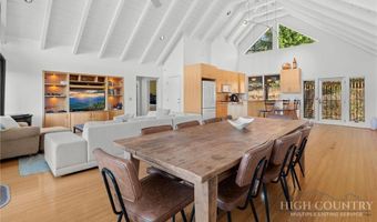 248 Hillcrest Ln, Banner Elk, NC 28604