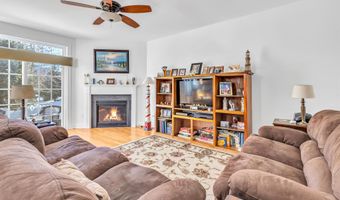 47 Copper Square Dr, Bethel, CT 06801