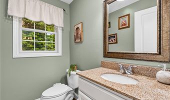 14 Longbrook Dr, Cumberland, RI 02864