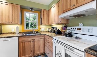 444 W Auburn Rd, Auburn, ME 04210