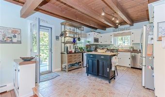 35 Fales Rd, Bristol, RI 02809