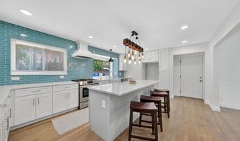 107 Falmouth Dr, Ballwin, MO 63011