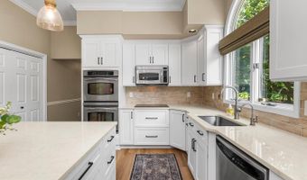 7 MANOR KNOLL Ct, Baldwin, MD 21013