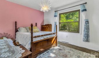 5 Fairway Dr, Arden, NC 28704