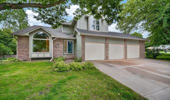 909 Idaho Ave, Ames, IA 50014