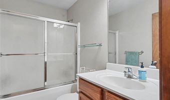 928 Bluestem Dr, Baldwin City, KS 66006