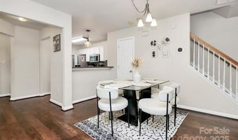 7707 Brisbane Ct, Charlotte, NC 28215