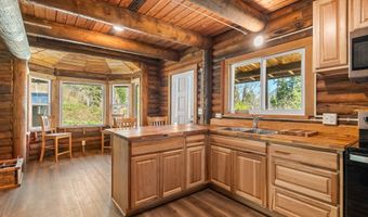 52633 MCKENZIE Hwy, Blue River, OR 97413