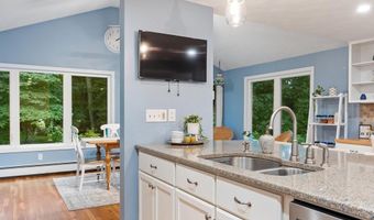 5 Myrtle Dr, Acton, MA 01720
