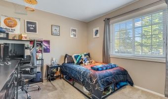 13 Manor Dr, Andover, NJ 07860