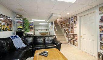 2460 Mershon Dr, Ann Arbor, MI 48103