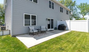 81 Batcheller Ave, Cranston, RI 02920