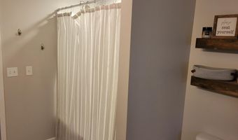 128 E Montford Ave, Ada, OH 45810