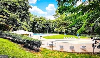 4957 AMERICANA Dr 106, Annandale, VA 22003