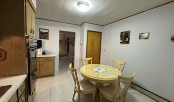 35 E 26TH St, Bayonne, NJ 07002