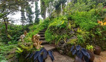 156 Forest Ridge Way, Honolulu, HI 96822