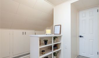 1872 Pickle Rd, Akron, OH 44312