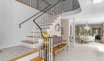 300 Country View Dr, Warwick, RI 02886