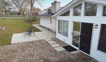 126 Greenbriar Dr, Aurora, OH 44202