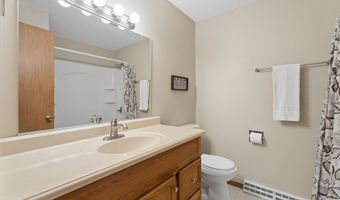 1300 N BAY RIDGE Rd, Appleton, WI 54915