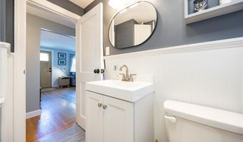 33 Providence Ave, East Providence, RI 02915