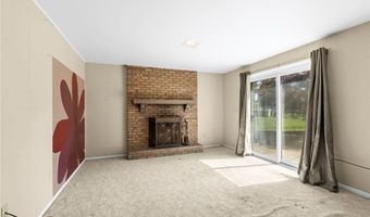 1055 Thomas Dr, Ashland, OH 44805