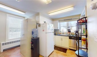 460 E Main Rd, Middletown, RI 02840