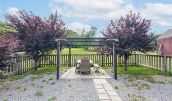 473 Klondike Rd, Charlestown, RI 02813